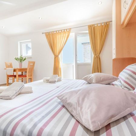 Studio Apartmani Dora マカルスカ エクステリア 写真