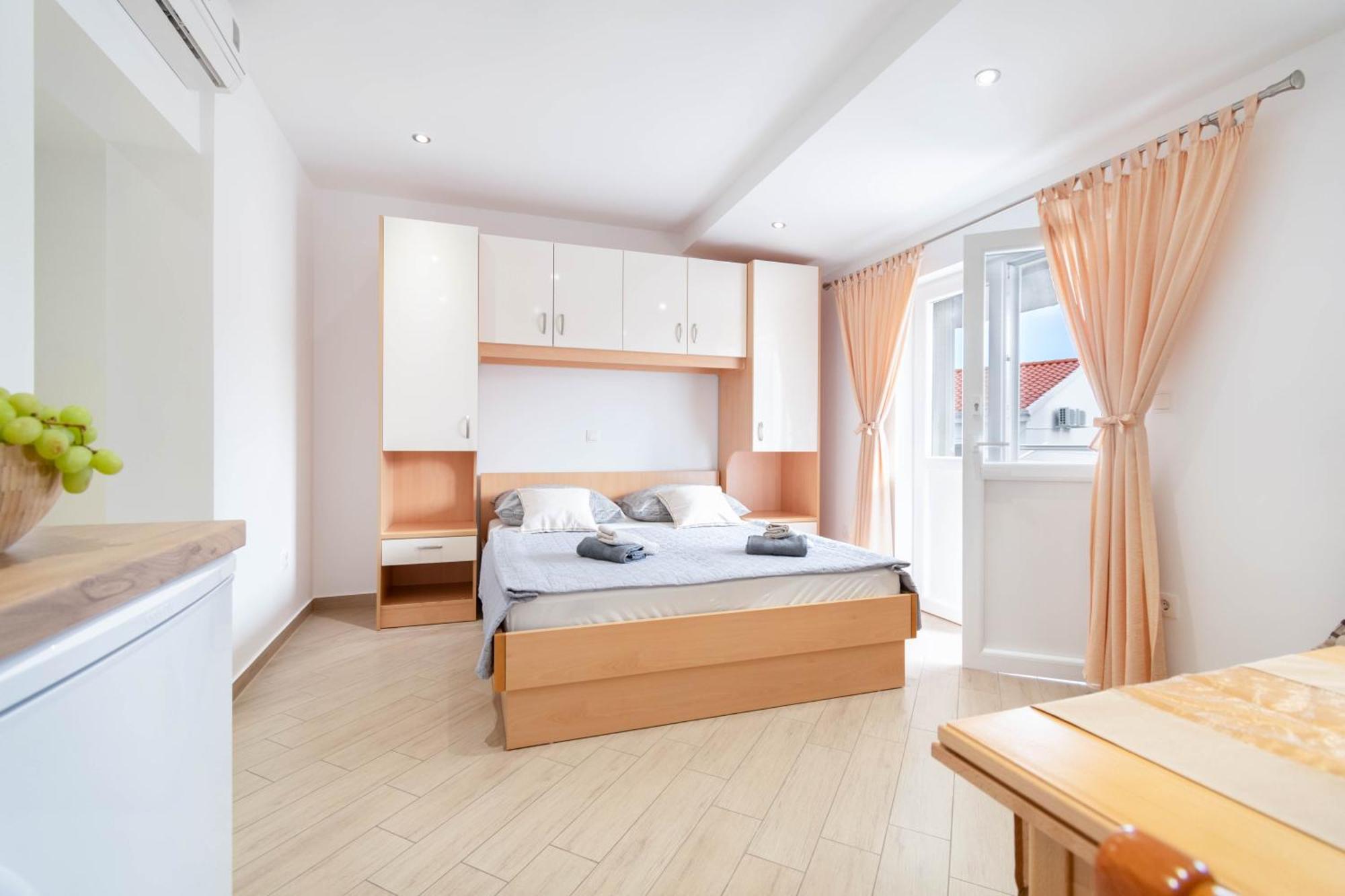 Studio Apartmani Dora マカルスカ エクステリア 写真