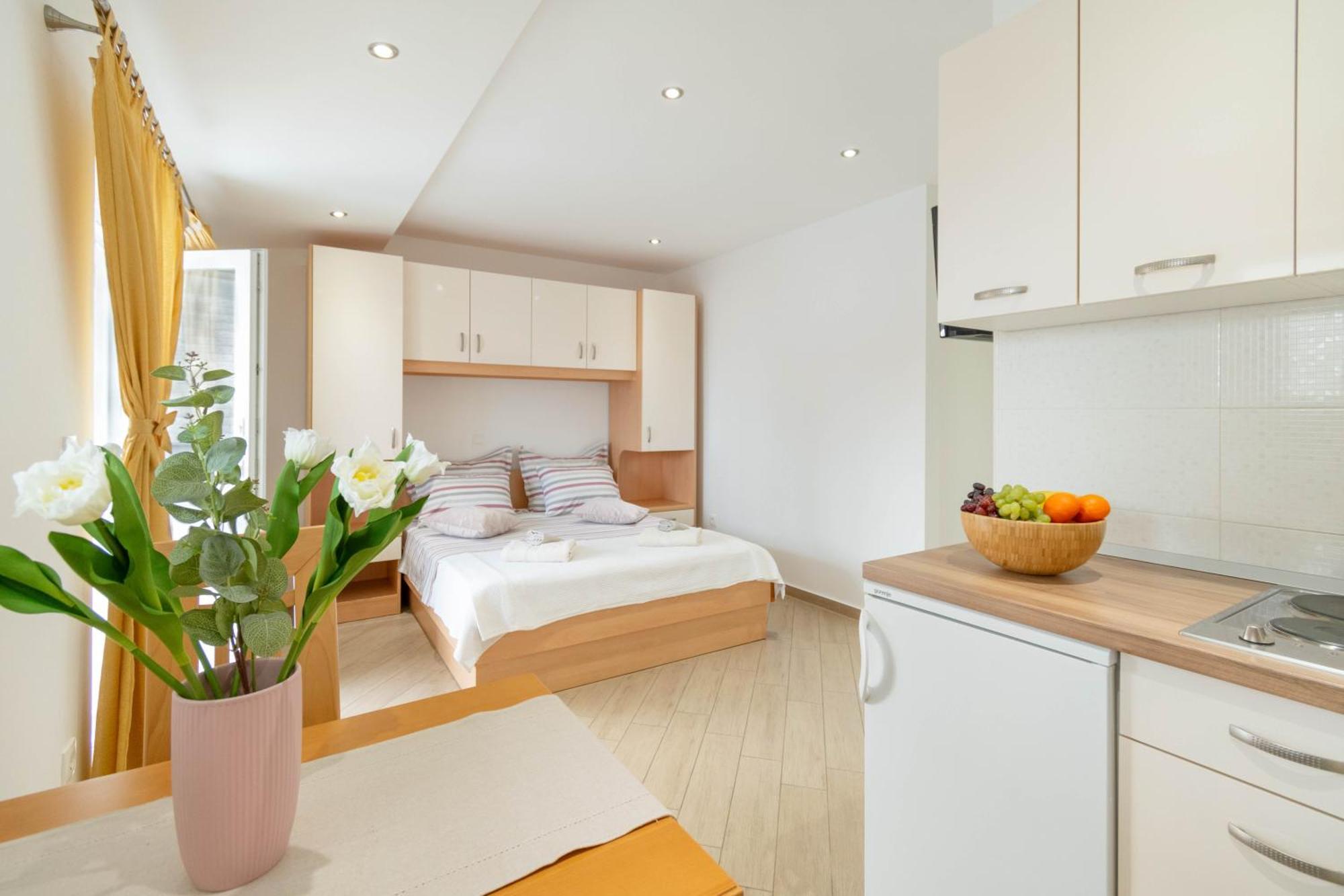 Studio Apartmani Dora マカルスカ エクステリア 写真