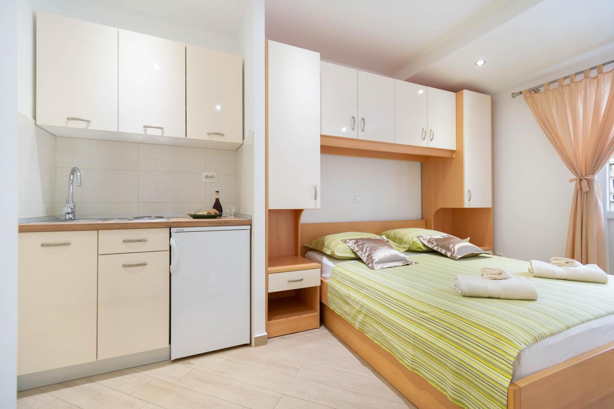 Studio Apartmani Dora マカルスカ エクステリア 写真