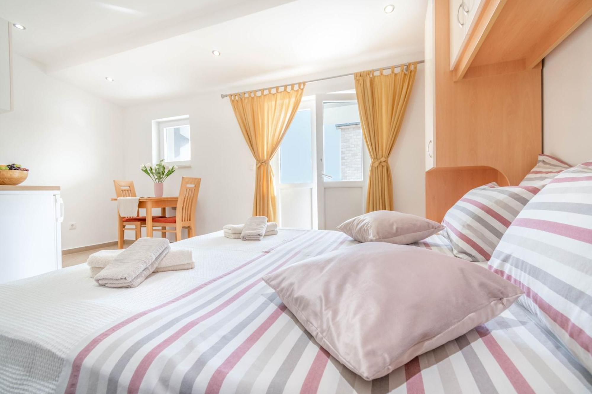 Studio Apartmani Dora マカルスカ エクステリア 写真