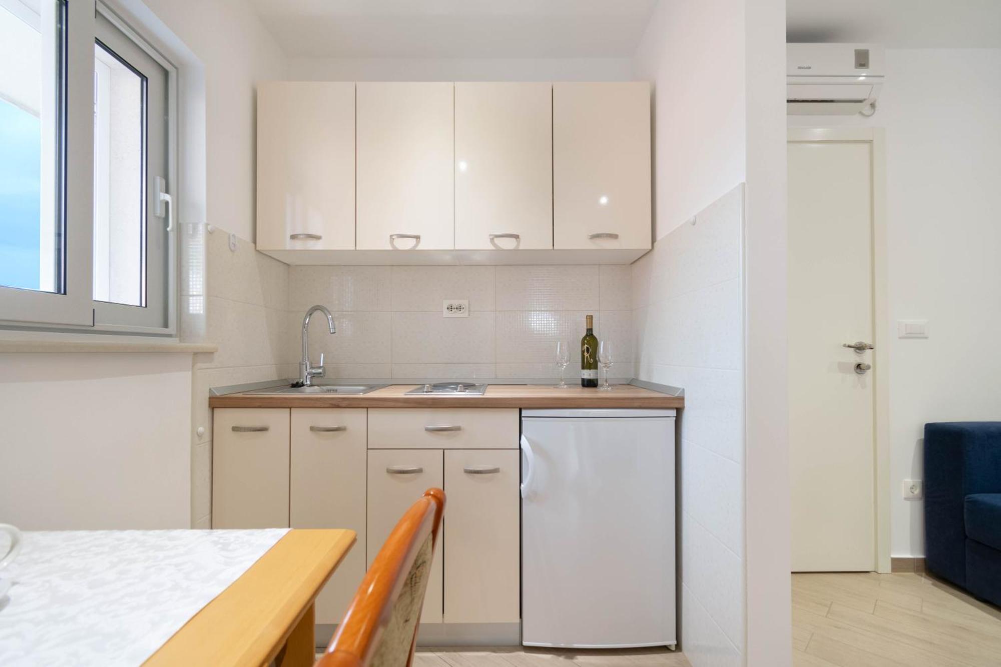 Studio Apartmani Dora マカルスカ エクステリア 写真